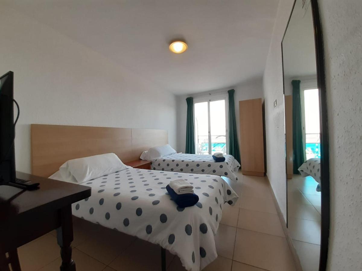 Hostal Mozaik Lloret 료렛 드 마르 외부 사진