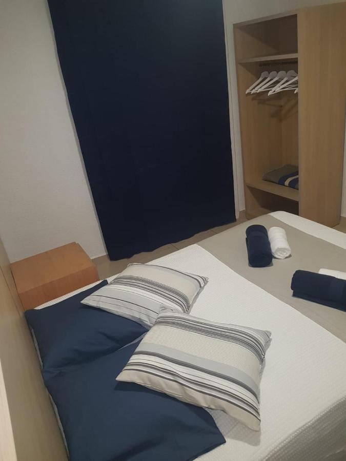 Hostal Mozaik Lloret 료렛 드 마르 외부 사진