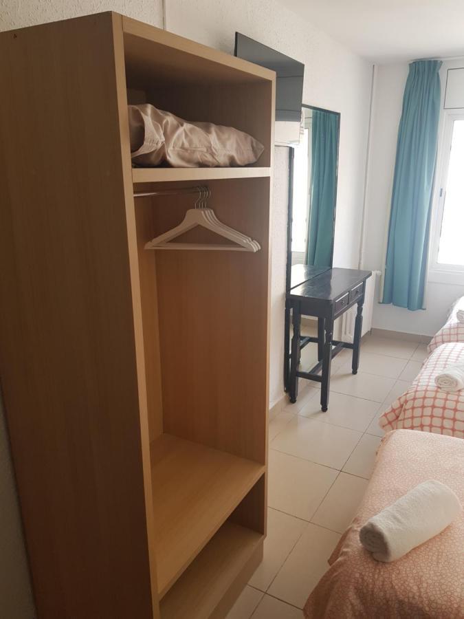 Hostal Mozaik Lloret 료렛 드 마르 외부 사진