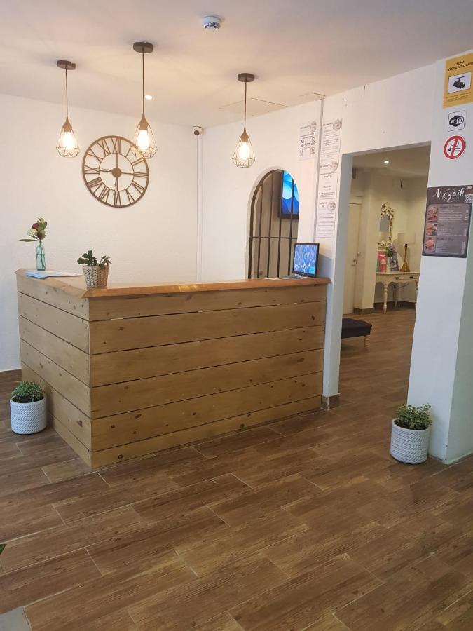 Hostal Mozaik Lloret 료렛 드 마르 외부 사진