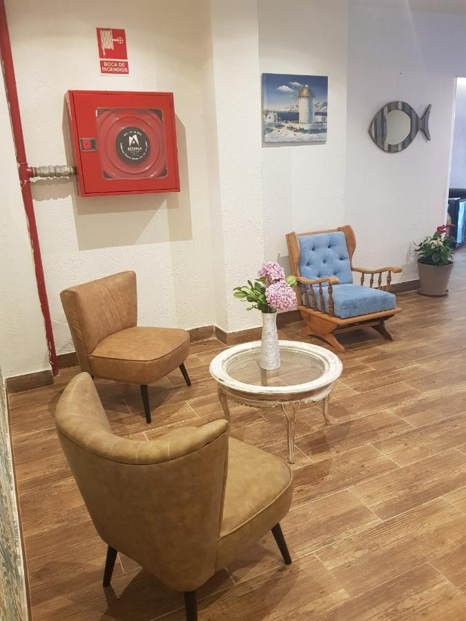Hostal Mozaik Lloret 료렛 드 마르 외부 사진
